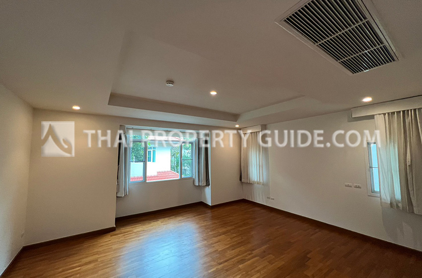 House with Shared Pool in Nichada Thani 